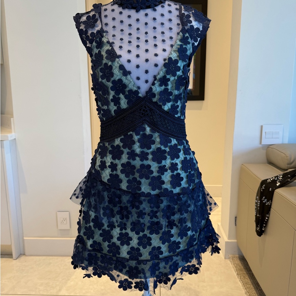 Self Portrait size 4 Floral Lace V-Neck Tiered Mini Dress